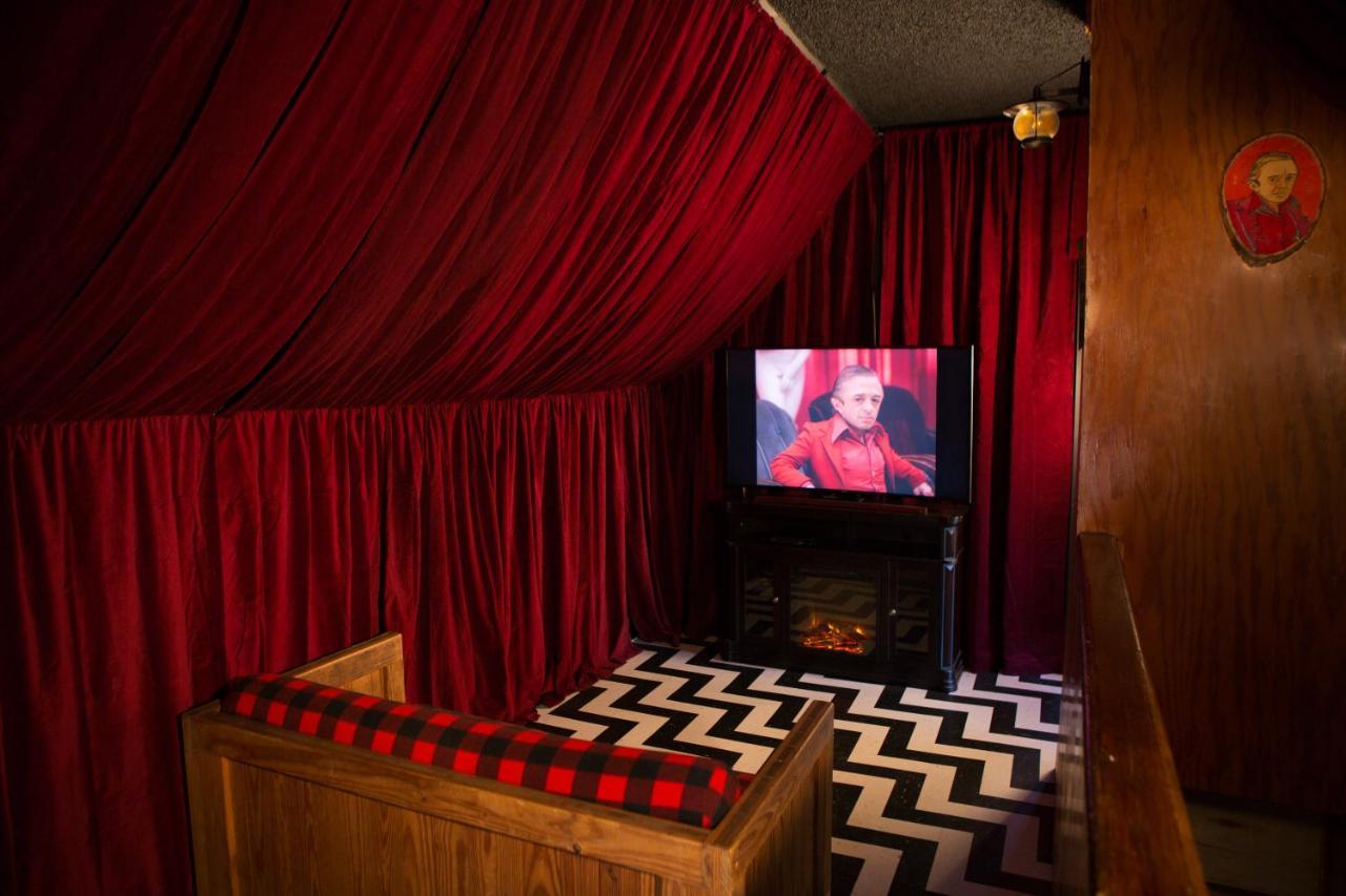 Hicksville Pines Chalets & Motel Idyllwild Ngoại thất bức ảnh